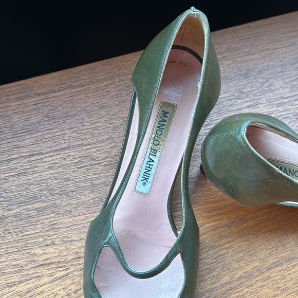 Manolo Blahnik leather heels - Picture 2 of 10